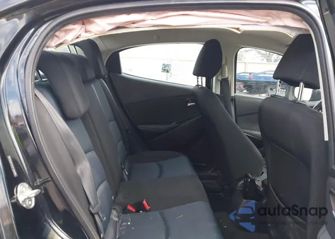 2018 Toyota Yaris Ia из США, поврежденный, VIN 3MYDLBYV3JY326808